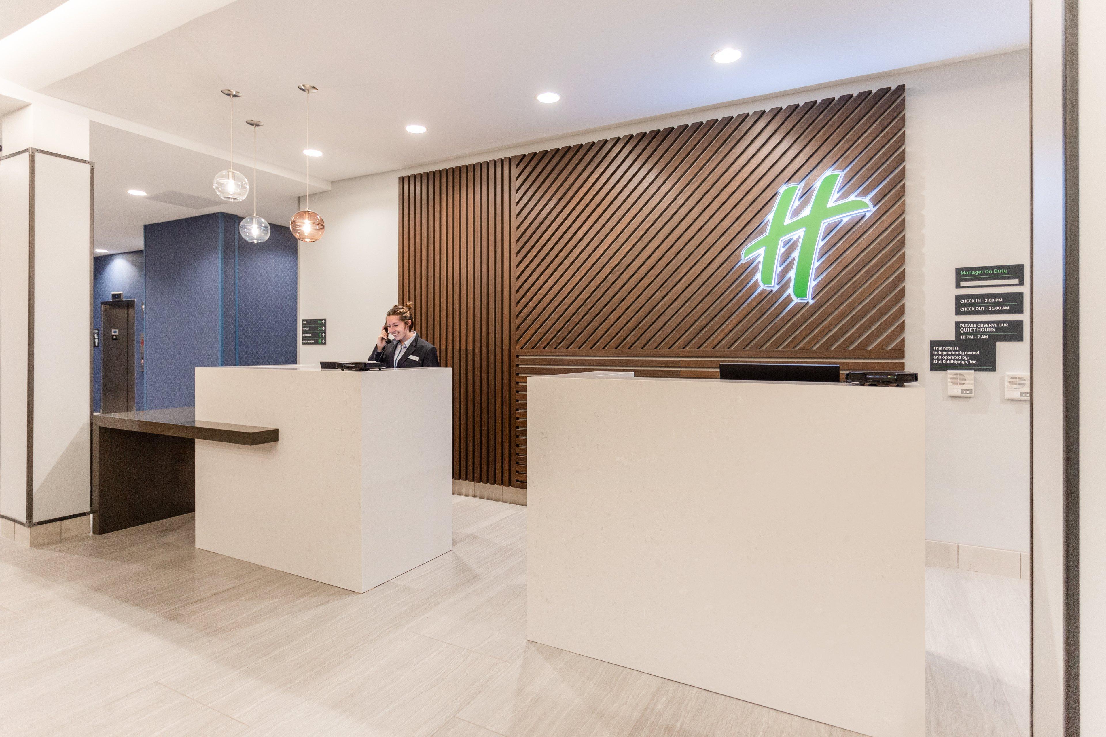 Holiday Inn & Suites Cedar Falls-Waterloo Event Ctr By Ihg Exterior foto