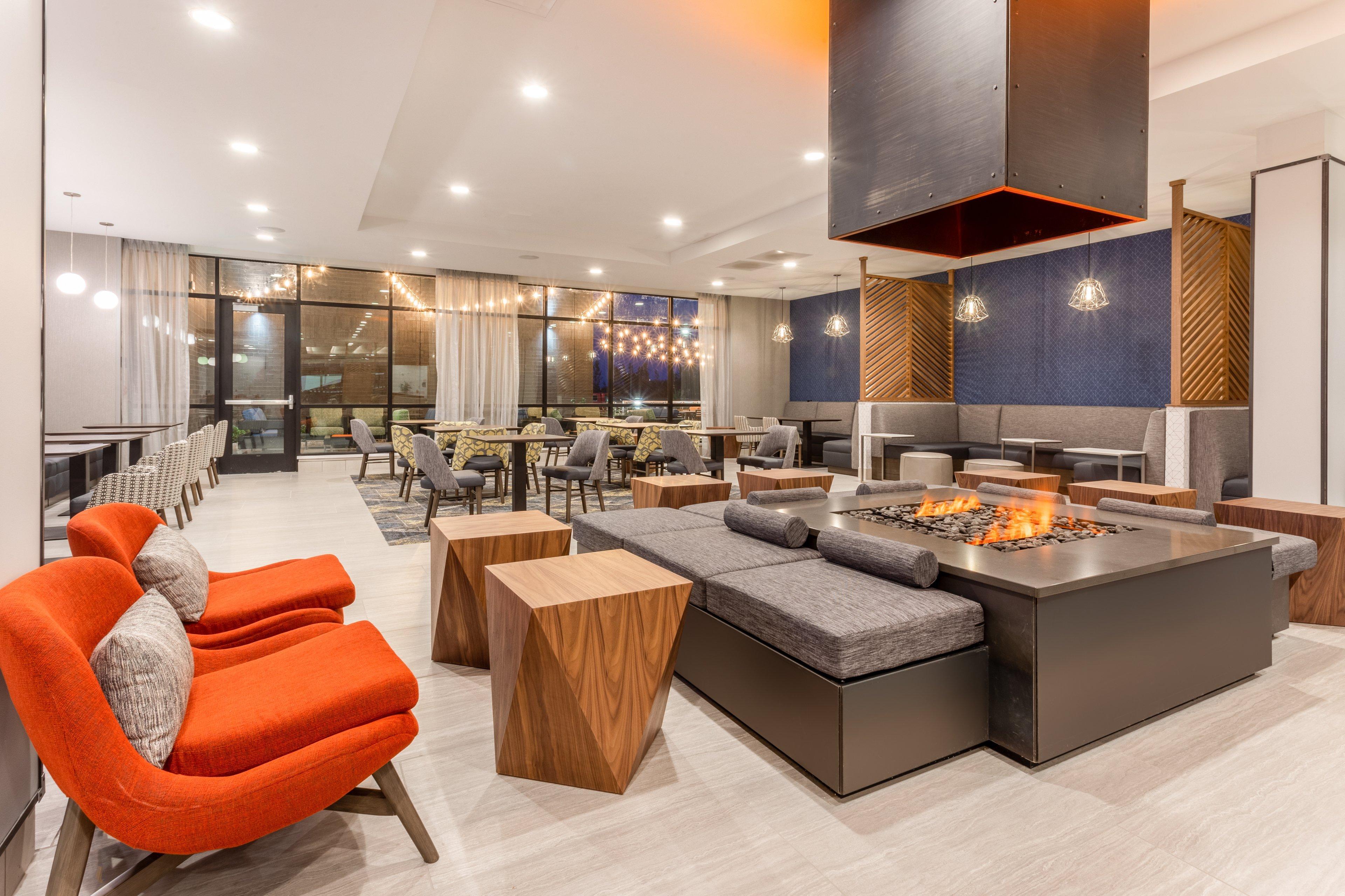 Holiday Inn & Suites Cedar Falls-Waterloo Event Ctr By Ihg Exterior foto