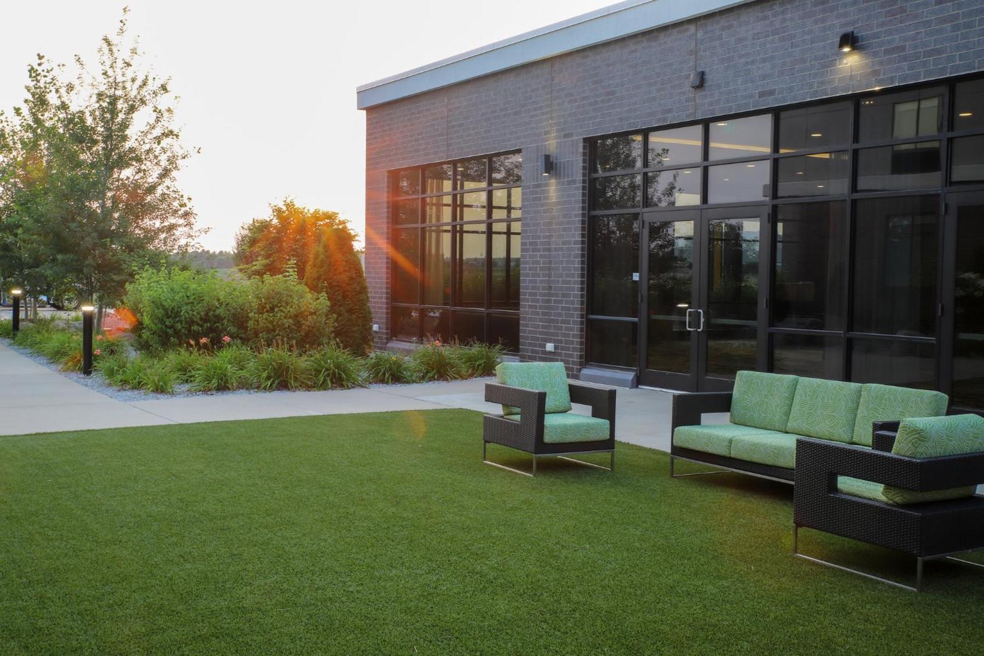 Holiday Inn & Suites Cedar Falls-Waterloo Event Ctr By Ihg Exterior foto